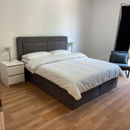 Schoene Mit Balkon 2 Apartament